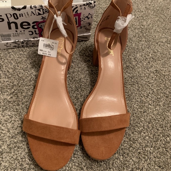 NIB Summery Ankle Strap Heeled Sandals - Picture 2 of 3